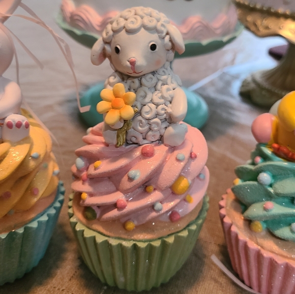 Easter Cupcake Set 🐰 - Picture 3 of 4